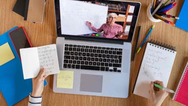 Professores dizem que estão pagando para trabalhar em Cruzeiro do Sul